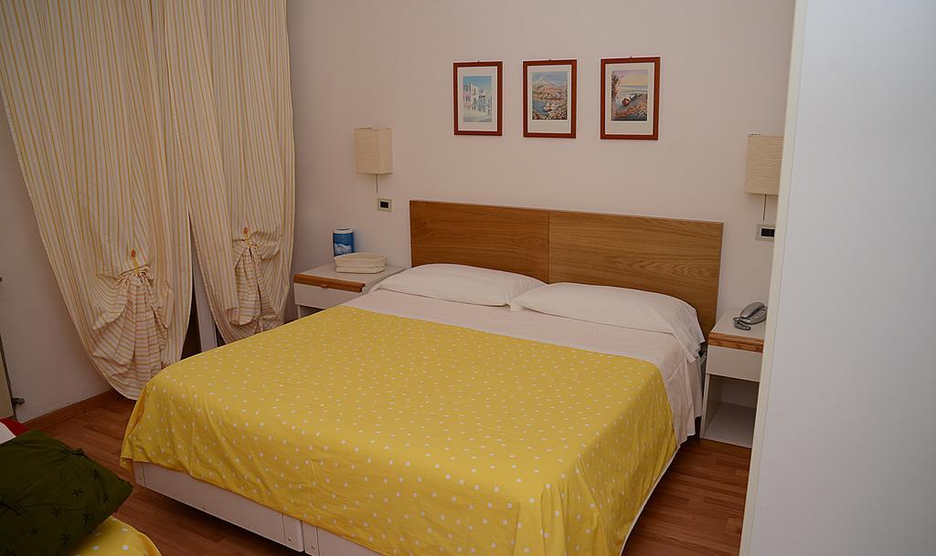 Hotel Kinda Castiglione della Pescaia Szoba fotó