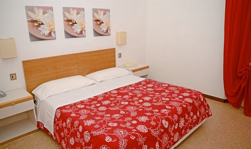 Hotel Kinda Castiglione della Pescaia Kültér fotó