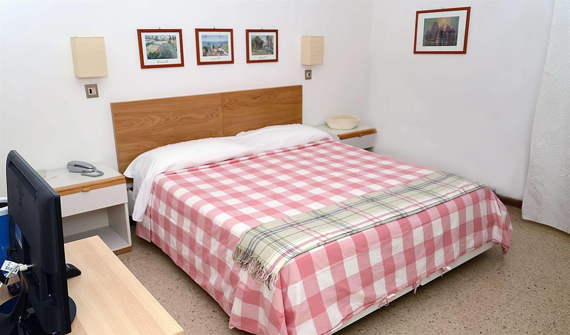 Hotel Kinda Castiglione della Pescaia Kültér fotó